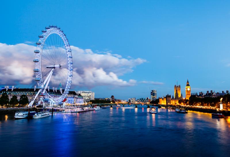 Vue de Londres avec la grande roue - Angleterre